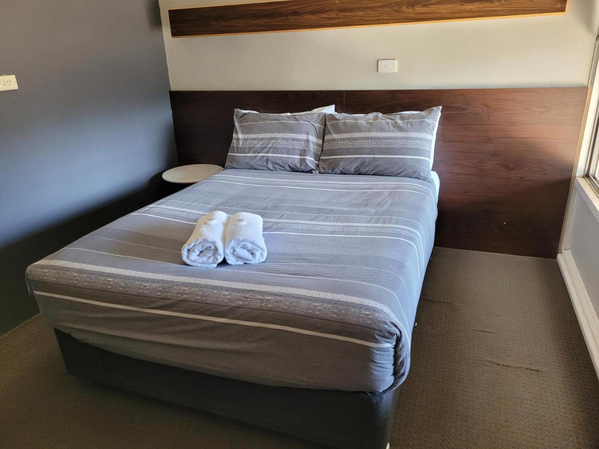 Palm And Pawn Motor Inn Wagga Wagga Dış mekan fotoğraf
