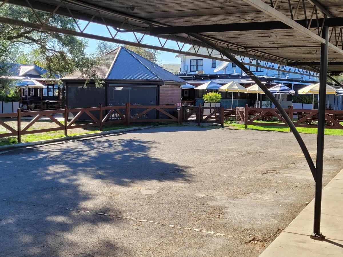 Palm And Pawn Motor Inn Wagga Wagga Dış mekan fotoğraf